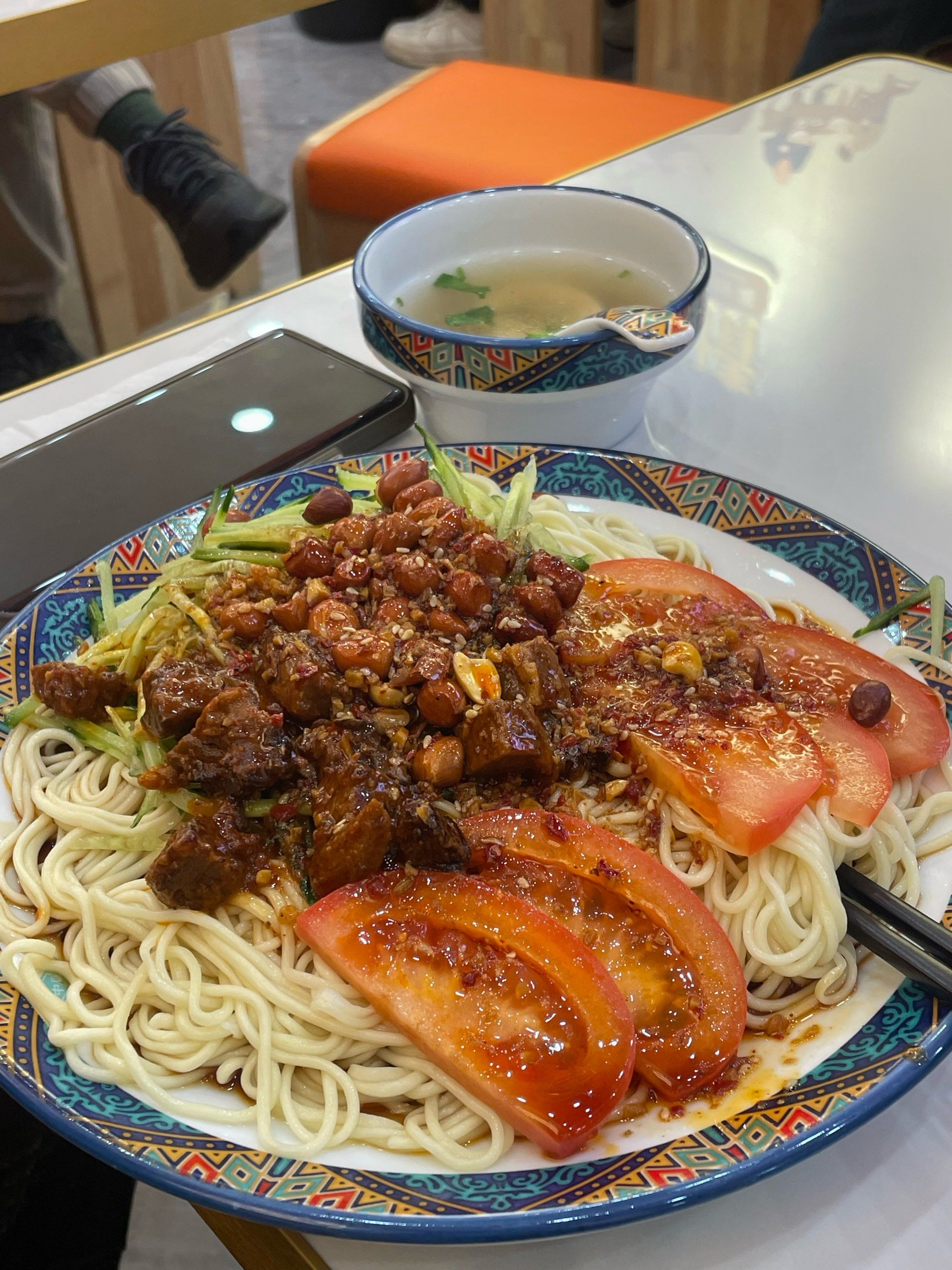 大口吃面,小心烫嘴啊!尹山湖附近好吃的面馆