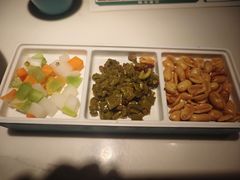 -荷塘秋月·本帮江浙菜(国权路店)