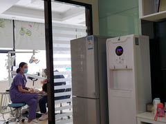 -美酷口腔牙齿矫正(江桥万达店)