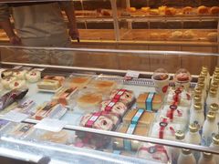 -85度C(生甜甜圈研究工坊·上海平凉店)