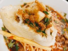 -李与白包子铺(桐梓林店)