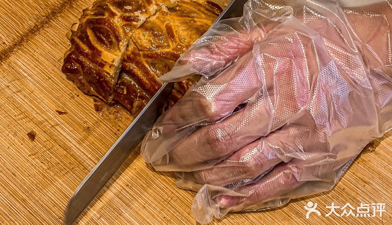 我前面的小哥哥一口气买了8个⁉️