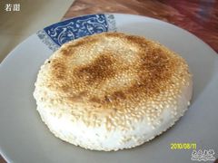 烧饼真大啊，像妈妈做的发面饼-老三羊汤【北兴隆街店】