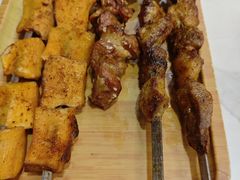 烤蘑菇-乡村馕坑肉·烧烤·新疆菜·本地人更爱吃(阿勒泰首店)