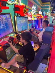 -LuckyStar幸运星家庭娱乐中心(东莞国贸店)