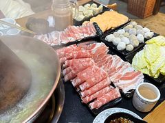 -果松木炭酸菜铜火锅·外婆参鸡汤