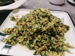 小葱炒槐花-三鑫酒家(泽州路店)