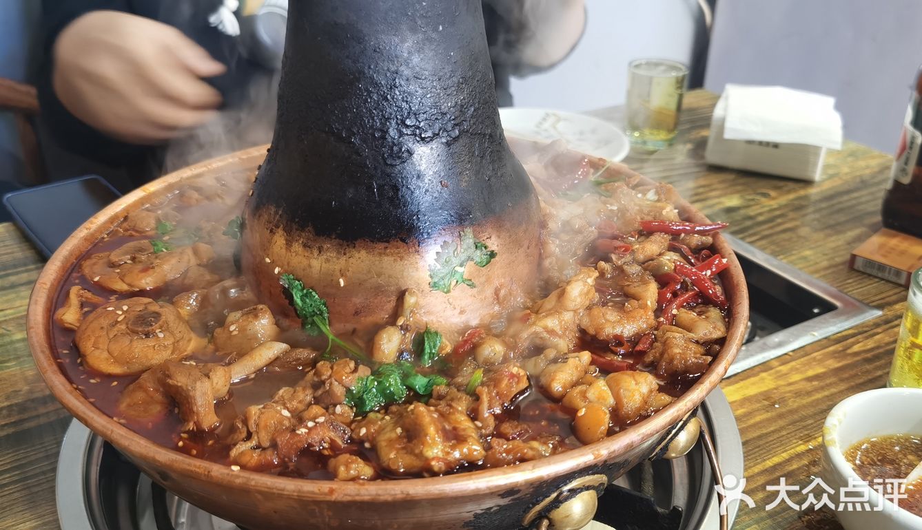 一个185大汉，饭量很大还得吃顶着了。合适大众口味