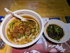 -呷佬·长沙手工米粉(金沙江路店)