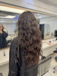 -镁连社·美联社