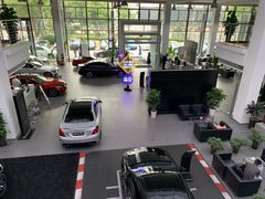 -上海星瀚奔驰4S店(红柳路店)