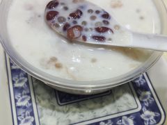 红豆西米鲜奶-百花传统甜品店(原址店)