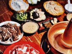 -洞庭洲·防空洞火锅·铜锅涮肉·烧烤(新百广场店)