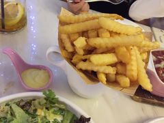-樱花里音乐餐吧·牛扒椰子鸡(东圃店)
