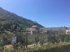 -塞南克修道院