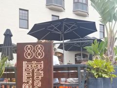 -Ribs & Burgers The Rocks
