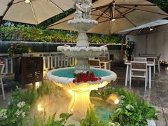 -Mark&Mars Restaurant