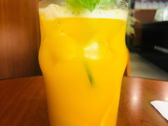 橙橙茶果乐-魏斯理汉堡(西安沣东吾悦店)