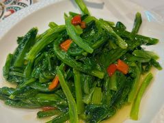 蒜茸油麦菜-椒鸣椒麻小馆·新疆菜(五道口创始店)