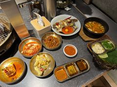 -草家酱蟹炭火烤肉店(珲春南路二店)