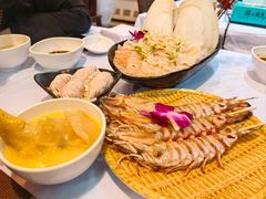 -鲜入围煮花胶鸡海鲜火锅