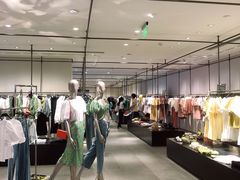 -URBAN REVIVO(欢乐海岸购物中心店)