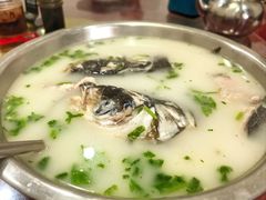 -雪湖煜辰鱼头老店(雪野湖店)