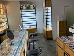 -LOGO眼镜·蔡司品牌折扣店(龙华清湖店)