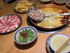 -洱火云南酸菜牛肉火锅(石景山当代商城店)