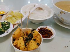 -桥香园云南过桥米线(金马碧鸡店)