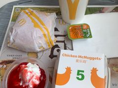 草莓新地-麦当劳(中山路店)