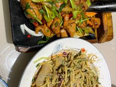 -老码头黑皮肘子锅包肉(赣水路店)