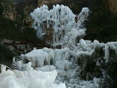 -大平台龙居瀑布旅游区