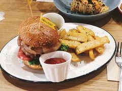 -HELLO 27 意面·沙拉·帕尼尼