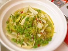 -阿瓦山寨·湘菜现炒·剁椒鱼头王(咸阳总店)