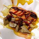 旁边坐了一个80多岁的爷爷，超级可爱