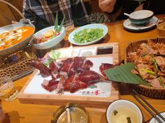 -老滇山寨•云南特色菜•地方菜•民族风情歌舞表演(金碧店)