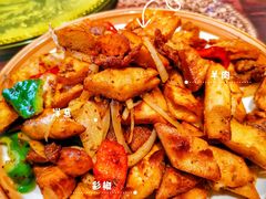 馕丁炒肉-巴依兄弟西域美食(机场店)