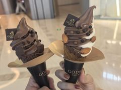 双色冰激凌-GODIVA(港汇恒隆广场)