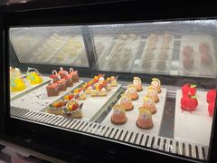 -亚洲国际大酒店·云顶阁旋转自助餐厅