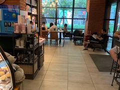 -星巴克(上海虹桥新天地二店)