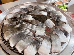 -围炉肉舍•炭烤活鳗•丹东海鲜烤肉(步行街店)