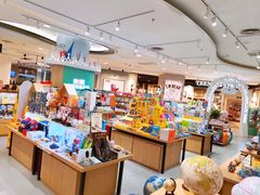 -王府井百货(中州中路店)