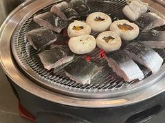 -围炉肉舍•炭烤活鳗•丹东海鲜烤肉(步行街店)