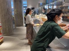 -老乡鸡(上海白玉兰广场店)