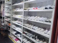 -翰皇直营洗衣洗鞋(望京鹿港店)