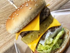 凤梨牛肉汉堡-牛纽塔·牛人堡(群众路店)
