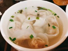 小馄饨-古董花园(思南路42弄小区店)