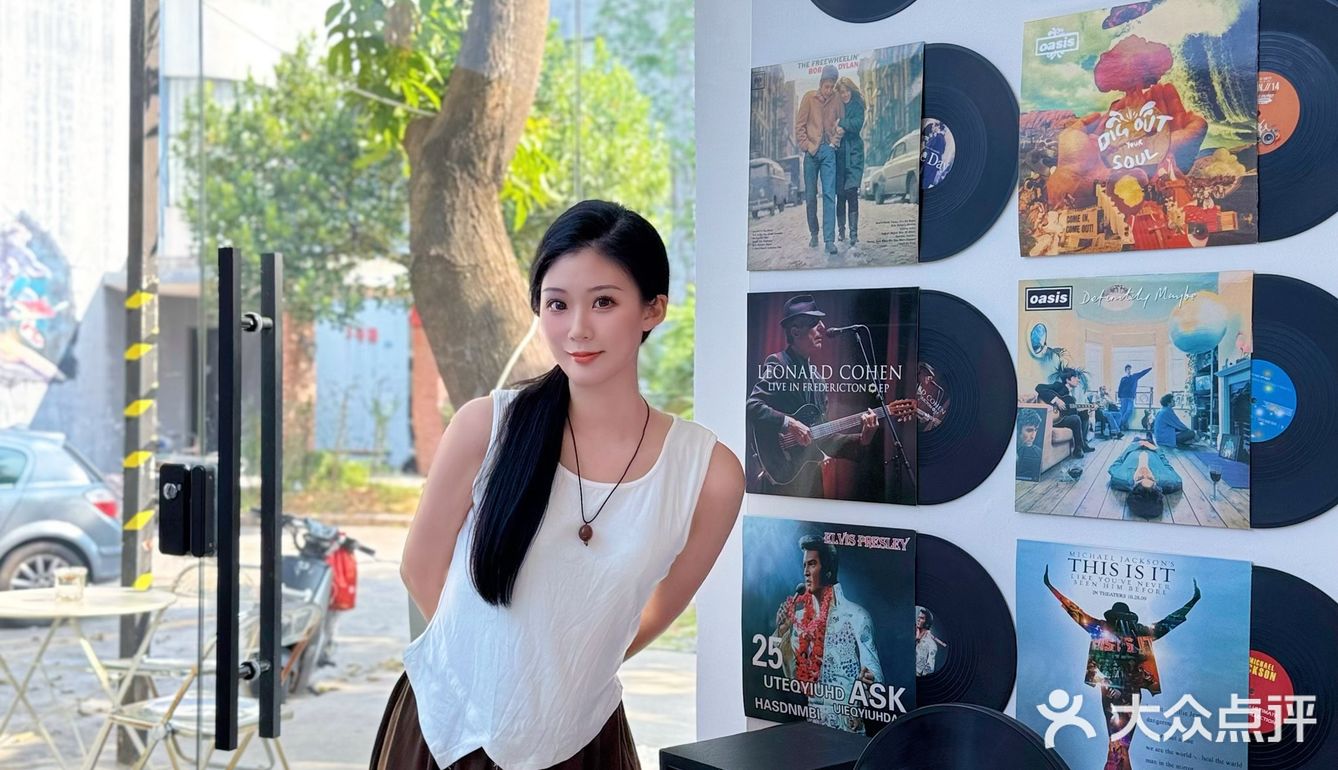 在东莞！这咖啡店里还能玩拍立得？？☕️