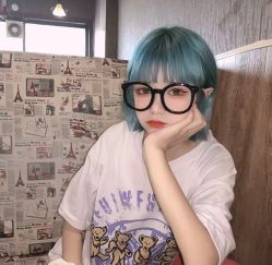 -AYO SALON